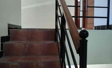 Rumah Terawat Belakang Alila Hotel