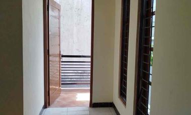 Rumah Terawat Belakang Alila Hotel