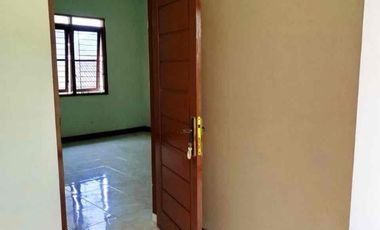 Rumah Terawat Belakang Alila Hotel