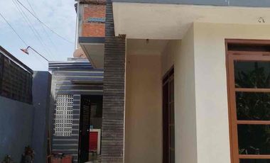 Rumah Terawat Belakang Alila Hotel