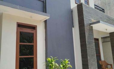 Rumah Terawat Belakang Alila Hotel