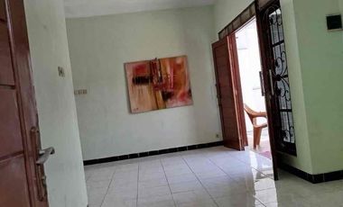 Rumah Terawat Belakang Alila Hotel