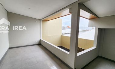DIJUAL RUMAH DI SOLO MOJOSONGO DEKAT TAMAN JAYA WIJAYA 2 LANTAI MINIMALIS
