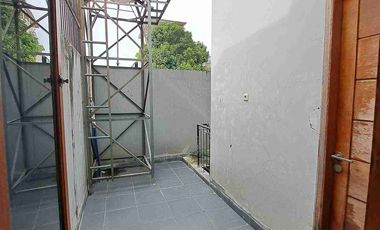 Rumah tengah kota lokasi strategis dekat Jenderal Sudirman