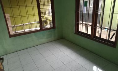 Rumah 1,5 lantai di kerkof Leuwi gajah Cimahi selatan