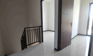 Rumah Sewa 2 Lantai dekat Pondok Candra