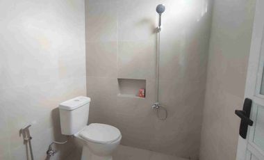 Rumah Sewa 2 Lantai dekat Pondok Candra