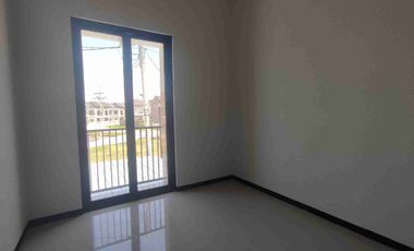 Rumah Sewa 2 Lantai dekat Pondok Candra