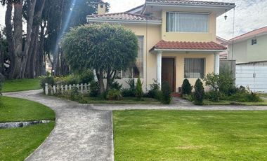 Casa de venta en Otavalo, Conjunto Privado Los Pinos