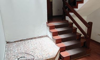 ALQUILER DE CASA DE 3 PISOS EN YANAHUARA - 1 CUADRA DE LA PLAZA