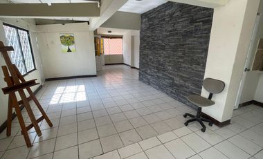 SAUCES 9 VENDO PRECIOSA CASA DOS PLANTAS, RENTERA, DOS DEPARTAMENTOS, EXCELENTE UBICACION POR MERCADO SAUCES 9. OPORTUNIDAD