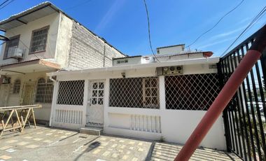 SAUCES 9 VENDO PRECIOSA CASA DOS PLANTAS, RENTERA, DOS DEPARTAMENTOS, EXCELENTE UBICACION POR MERCADO SAUCES 9. OPORTUNIDAD