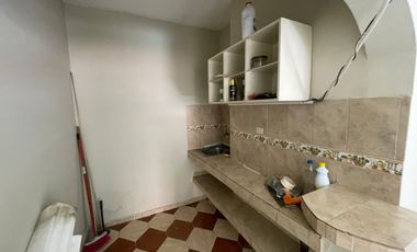 SAUCES 9 VENDO PRECIOSA CASA DOS PLANTAS, RENTERA, DOS DEPARTAMENTOS, EXCELENTE UBICACION POR MERCADO SAUCES 9. OPORTUNIDAD