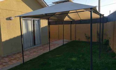 🏠🌟 ¡Increíble oportunidad en Quillota! 🌟 Te presentamos una encantadora casa en esquina ubicada en Villa Manantiales - Sendero Quillota. 🏡