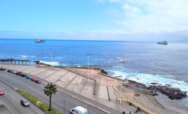 Hotel frente al mar, primera línea, Av. Grecia, Sector sur.