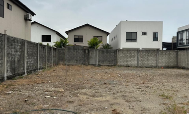 Vendo Terreno de 225 mts2 en Isla Celeste - Samborondón