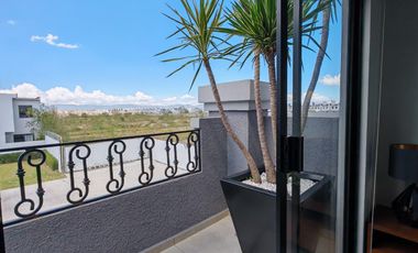 EN VENTA CASA CON GRAN VENTANAL DE 3 HABITACIONES EN PACHUCA