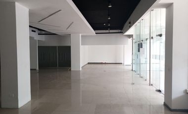 Local Comercial de alquiler en ave Víctor Emilio Estrada, 536 m2, 1 parqueo