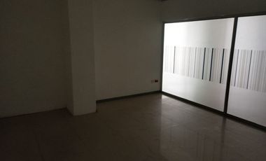 Local Comercial de alquiler en ave Víctor Emilio Estrada, 536 m2, 1 parqueo