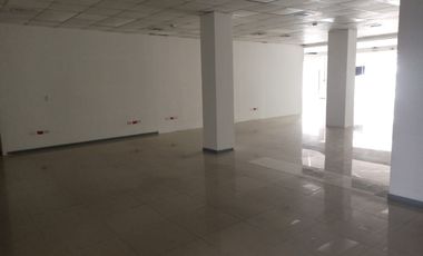 Local Comercial de alquiler en ave Víctor Emilio Estrada, 536 m2, 1 parqueo