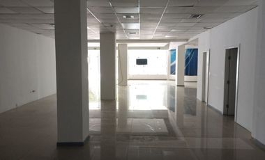 Local Comercial de alquiler en ave Víctor Emilio Estrada, 536 m2, 1 parqueo