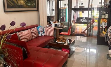 Hunian Cantik Siap Huni Semi Furnish Dan Terletak Di Lokasi Strategis