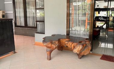 Hunian Cantik Siap Huni Semi Furnish Dan Terletak Di Lokasi Strategis