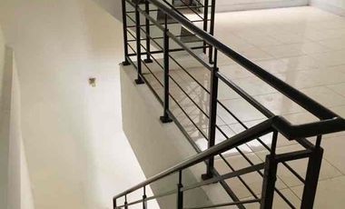 DIJUAL CEPAT! Ruko Ramai Akses Utama di Boulevard Hijau – Cocok untuk Usaha!