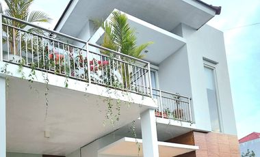 Sewa Villa Cantik Harian (N0N KOLAM) Selangkah Ke among Tani dan deket Alun2 Kota Wisata Batu