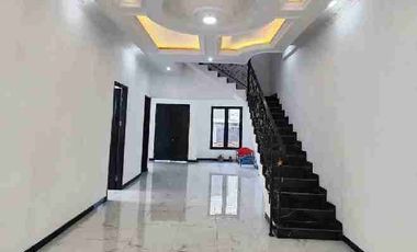 Di sewakan istana Pilatus, per tahun, 2,5 lantai