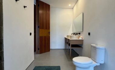 villa baru di Ubud, view sawah, sudah ada ijin SLF,lokasi strategis