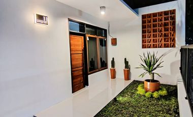 Dijual Rumah Design Cantik Dekat Metro Margahayu RAya BAndung