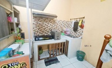 Ruko 3lantai di pinggir jalan raya wibawa mukti 4 jatimekar kec.jatiasih LT.70m SHM