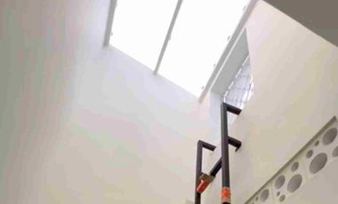 RUMAH BARU 2 LANTAI DI SLIPI KEMANGGISAN, JAKARTA BARAT