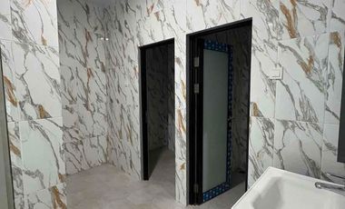 Gedung perkantoran di lokasi strategis di jalan raya panjang Jakarta Barat