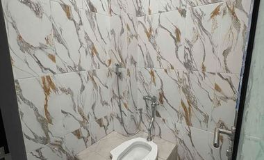 Gedung perkantoran di lokasi strategis di jalan raya panjang Jakarta Barat