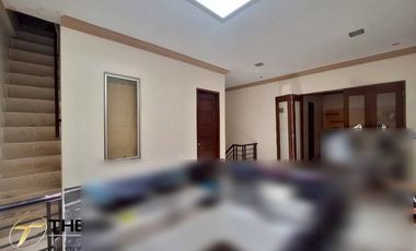 Dijual Murah rumah 2,5 lantai dutamas
