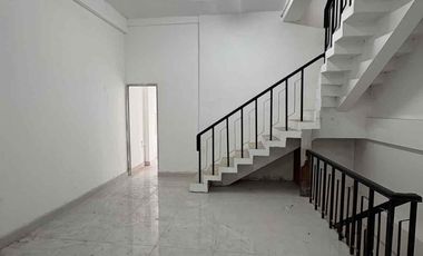 Ruko Strategis 3 Lantai Parkiran Luas Di Jalan Rayaw Panjang Jakarta Barat