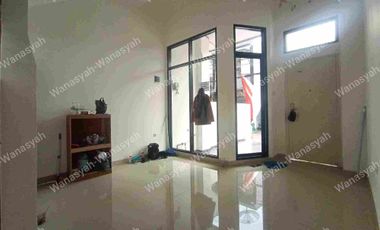 Rumah baru 2 lantai 5 menit dr RS Islam