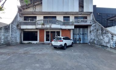 Ruang Usaha dan Gudang Lokasi Jalan Magelang Yogyakarta