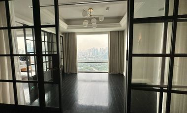 Rush Sale Upgraded 4 Bedroom Unit in Discovery Primea Makati