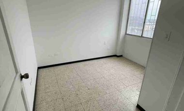 DEPARTAMENTO DE ALQUILER EN CEIBOS - AV DEL BOMBERO (sector abierto)