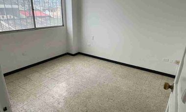 DEPARTAMENTO DE ALQUILER EN CEIBOS - AV DEL BOMBERO (sector abierto)