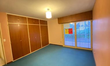 BAJO EL PRECIO!! SE VENDE HERMOSA CASA+DPTO+ESTUDIO EN B° P.VELEZ SARSFIELD-