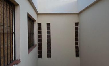 BAJO EL PRECIO!! SE VENDE HERMOSA CASA+DPTO+ESTUDIO EN B° P.VELEZ SARSFIELD-