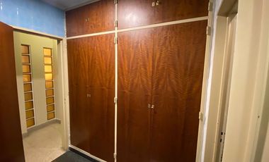 BAJO EL PRECIO!! SE VENDE HERMOSA CASA+DPTO+ESTUDIO EN B° P.VELEZ SARSFIELD-