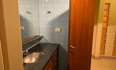 BAJO EL PRECIO!! SE VENDE HERMOSA CASA+DPTO+ESTUDIO EN B° P.VELEZ SARSFIELD-