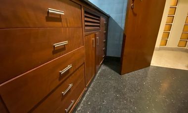 BAJO EL PRECIO!! SE VENDE HERMOSA CASA+DPTO+ESTUDIO EN B° P.VELEZ SARSFIELD-