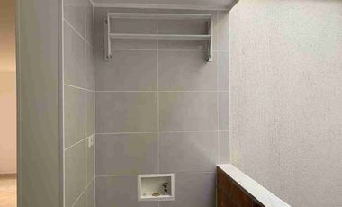 Vendo edificio de 4 pisos de apartamentos, mas Local, rentando.