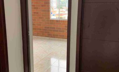 Vendo edificio de 4 pisos de apartamentos, mas Local, rentando.